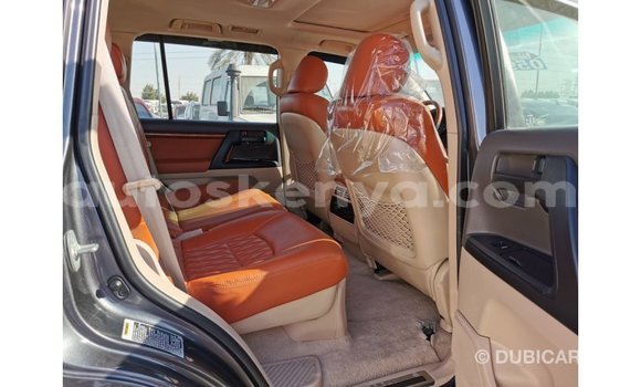 Nunua Imported Toyota Land Cruiser Nyingine Gari ndani ya Import - Dubai nchini Kati Kenya Nunua Imported Toyota Land Cruiser Nyingine Gari ndani ya Import - Dubai nchini Kati Kenya