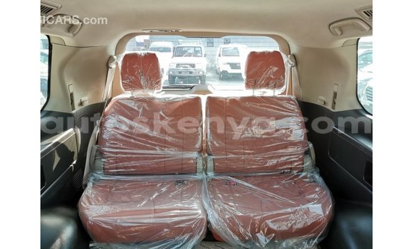 Nunua Imported Toyota Land Cruiser Nyeusi Gari ndani ya Import - Dubai nchini Kati Kenya Nunua Imported Toyota Land Cruiser Nyeusi Gari ndani ya Import - Dubai nchini Kati Kenya