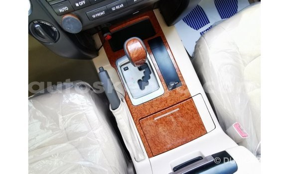 Imported Toyota Land Cruiser White Makiinaa iti Import - Dubai keessatti Central Kenya keessatti Imported Toyota Land Cruiser White Makiinaa iti Import - Dubai keessatti Central Kenya keessatti