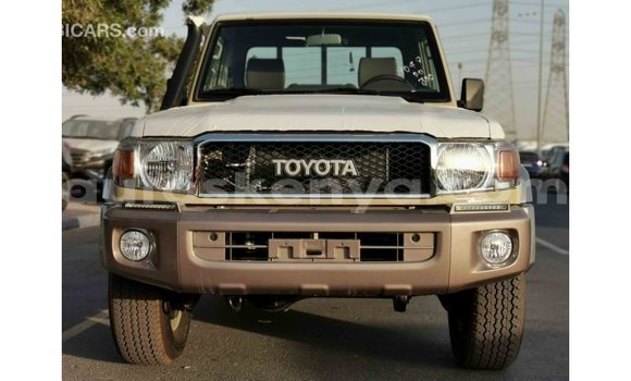Imported Toyota Land Cruiser Beige Makiinaa iti Import - Dubai keessatti Central Kenya keessatti Imported Toyota Land Cruiser Beige Makiinaa iti Import - Dubai keessatti Central Kenya keessatti
