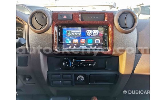 Imported Toyota Land Cruiser Beige Makiinaa iti Import - Dubai keessatti Central Kenya keessatti Imported Toyota Land Cruiser Beige Makiinaa iti Import - Dubai keessatti Central Kenya keessatti