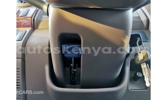 Imported Toyota Land Cruiser Beige Makiinaa iti Import - Dubai keessatti Central Kenya keessatti Imported Toyota Land Cruiser Beige Makiinaa iti Import - Dubai keessatti Central Kenya keessatti