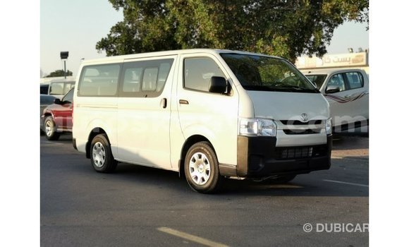 Nunua Imported Toyota Hiace Nyeupe Gari ndani ya Import - Dubai nchini Kati Kenya Nunua Imported Toyota Hiace Nyeupe Gari ndani ya Import - Dubai nchini Kati Kenya