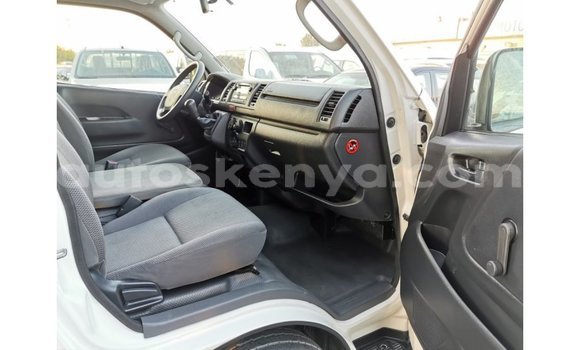 Nunua Imported Toyota Hiace Nyeupe Gari ndani ya Import - Dubai nchini Kati Kenya Nunua Imported Toyota Hiace Nyeupe Gari ndani ya Import - Dubai nchini Kati Kenya