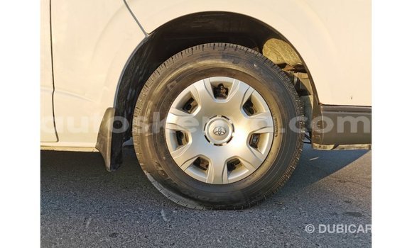 Nunua Imported Toyota Hiace Nyeupe Gari ndani ya Import - Dubai nchini Kati Kenya Nunua Imported Toyota Hiace Nyeupe Gari ndani ya Import - Dubai nchini Kati Kenya
