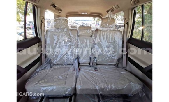 Imported Toyota Prado White Makiinaa iti Import - Dubai keessatti Central Kenya keessatti Imported Toyota Prado White Makiinaa iti Import - Dubai keessatti Central Kenya keessatti