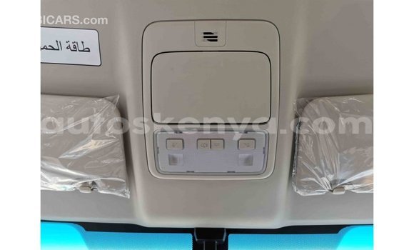 Buy Import Toyota Hiace White Car in Import - Dubai in Central Kenya Buy Import Toyota Hiace White Car in Import - Dubai in Central Kenya