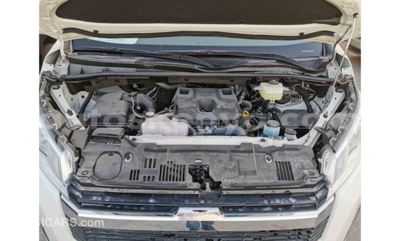 Buy Import Toyota Hiace White Car in Import - Dubai in Central Kenya Buy Import Toyota Hiace White Car in Import - Dubai in Central Kenya