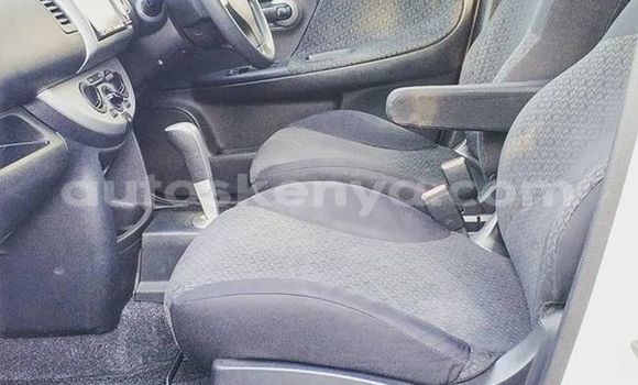Nunua Ilio tumika Nissan Note Nyeupe Gari ndani ya Nairobi nchini Nairobi Nunua Ilio tumika Nissan Note Nyeupe Gari ndani ya Nairobi nchini Nairobi