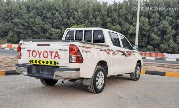 Imported Toyota Hilux White Makiinaa iti Import - Dubai keessatti Central Kenya keessatti Imported Toyota Hilux White Makiinaa iti Import - Dubai keessatti Central Kenya keessatti