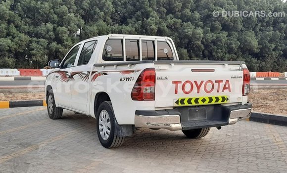 Imported Toyota Hilux White Makiinaa iti Import - Dubai keessatti Central Kenya keessatti Imported Toyota Hilux White Makiinaa iti Import - Dubai keessatti Central Kenya keessatti