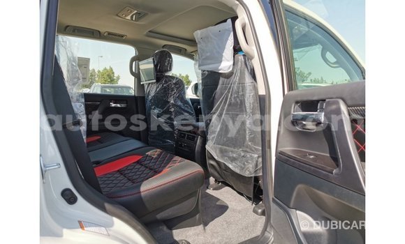 Buy Import Toyota Land Cruiser White Car in Import - Dubai in Central Kenya Buy Import Toyota Land Cruiser White Car in Import - Dubai in Central Kenya