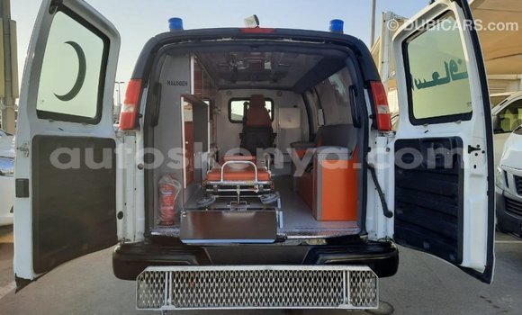 Imported Chevrolet Express White Makiinaa iti Import - Dubai keessatti Central Kenya keessatti Imported Chevrolet Express White Makiinaa iti Import - Dubai keessatti Central Kenya keessatti