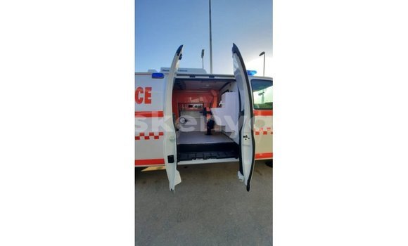 Imported Chevrolet Express White Makiinaa iti Import - Dubai keessatti Central Kenya keessatti Imported Chevrolet Express White Makiinaa iti Import - Dubai keessatti Central Kenya keessatti