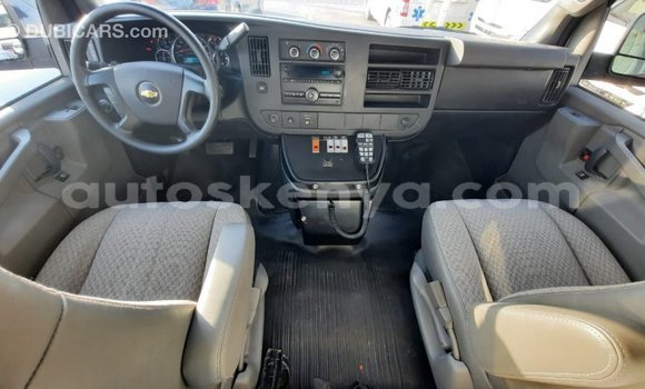Imported Chevrolet Express White Makiinaa iti Import - Dubai keessatti Central Kenya keessatti Imported Chevrolet Express White Makiinaa iti Import - Dubai keessatti Central Kenya keessatti