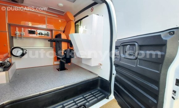 Imported Chevrolet Express White Makiinaa iti Import - Dubai keessatti Central Kenya keessatti Imported Chevrolet Express White Makiinaa iti Import - Dubai keessatti Central Kenya keessatti