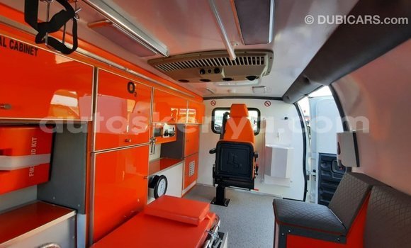 Imported Chevrolet Express White Makiinaa iti Import - Dubai keessatti Central Kenya keessatti Imported Chevrolet Express White Makiinaa iti Import - Dubai keessatti Central Kenya keessatti