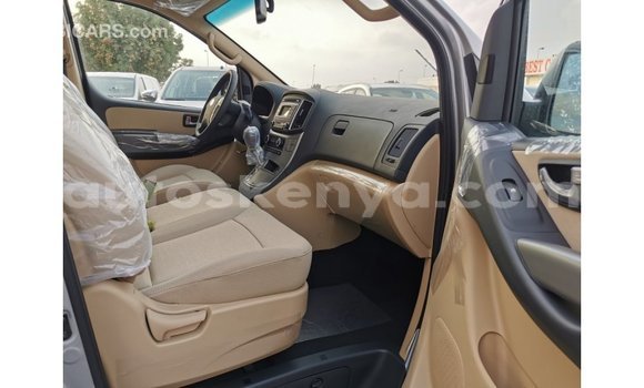 Nunua Imported Hyundai Chorus Nyingine Lori ndani ya Import - Dubai nchini Kati Kenya Nunua Imported Hyundai Chorus Nyingine Lori ndani ya Import - Dubai nchini Kati Kenya