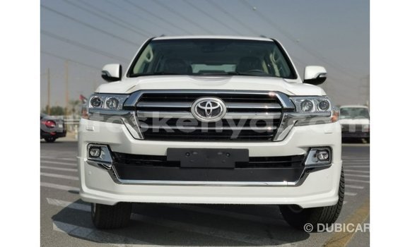 Imported Toyota Land Cruiser White Makiinaa iti Import - Dubai keessatti Central Kenya keessatti Imported Toyota Land Cruiser White Makiinaa iti Import - Dubai keessatti Central Kenya keessatti