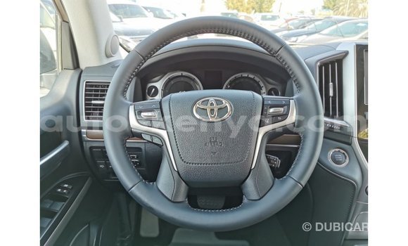 Buy Import Toyota Land Cruiser Black Car in Import - Dubai in Central Kenya Buy Import Toyota Land Cruiser Black Car in Import - Dubai in Central Kenya