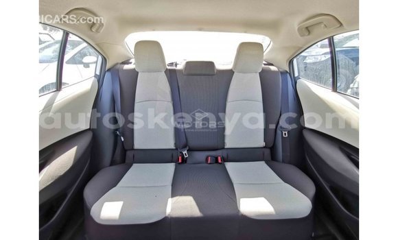 Buy Import Toyota Corolla White Car in Import - Dubai in Central Kenya Buy Import Toyota Corolla White Car in Import - Dubai in Central Kenya