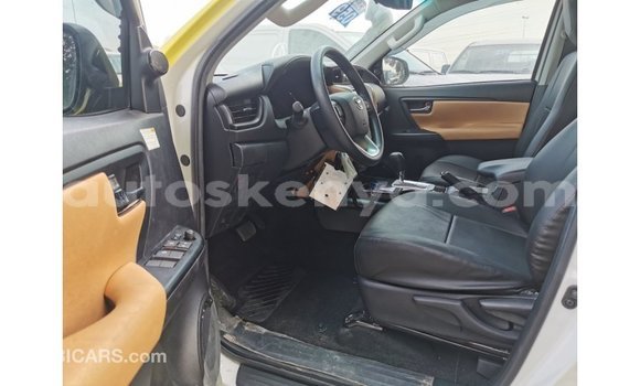 Nunua Imported Toyota Fortuner Nyingine Gari ndani ya Import - Dubai nchini Kati Kenya Nunua Imported Toyota Fortuner Nyingine Gari ndani ya Import - Dubai nchini Kati Kenya