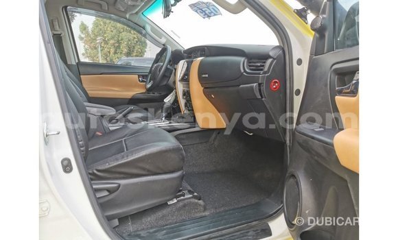 Nunua Imported Toyota Fortuner Nyingine Gari ndani ya Import - Dubai nchini Kati Kenya Nunua Imported Toyota Fortuner Nyingine Gari ndani ya Import - Dubai nchini Kati Kenya