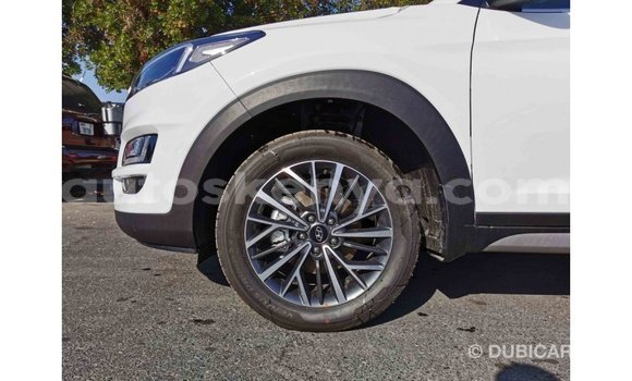 Buy Import Hyundai Tucson White Car in Import - Dubai in Central Kenya Buy Import Hyundai Tucson White Car in Import - Dubai in Central Kenya