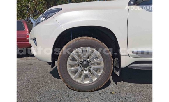 Nunua Imported Toyota Prado Nyeupe Gari ndani ya Import - Dubai nchini Kati Kenya Nunua Imported Toyota Prado Nyeupe Gari ndani ya Import - Dubai nchini Kati Kenya