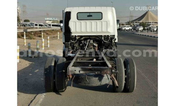Nunua Imported Mitsubishi Fuso Nyeupe Lori ndani ya Import - Dubai nchini Kati Kenya Nunua Imported Mitsubishi Fuso Nyeupe Lori ndani ya Import - Dubai nchini Kati Kenya