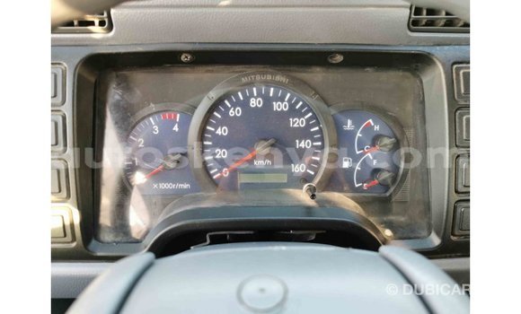 Nunua Imported Mitsubishi Fuso Nyeupe Lori ndani ya Import - Dubai nchini Kati Kenya Nunua Imported Mitsubishi Fuso Nyeupe Lori ndani ya Import - Dubai nchini Kati Kenya