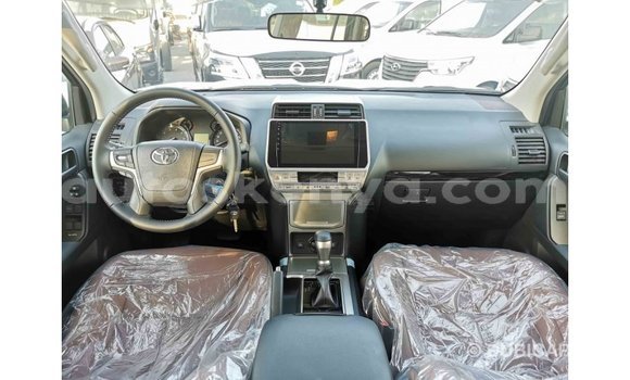 Nunua Imported Toyota Prado Nyeusi Gari ndani ya Import - Dubai nchini Kati Kenya Nunua Imported Toyota Prado Nyeusi Gari ndani ya Import - Dubai nchini Kati Kenya