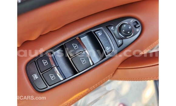 Imported Nissan Patrol White Makiinaa iti Import - Dubai keessatti Central Kenya keessatti Imported Nissan Patrol White Makiinaa iti Import - Dubai keessatti Central Kenya keessatti