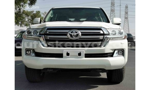 Nunua Imported Toyota Land Cruiser Nyeupe Gari ndani ya Import - Dubai nchini Kati Kenya Nunua Imported Toyota Land Cruiser Nyeupe Gari ndani ya Import - Dubai nchini Kati Kenya