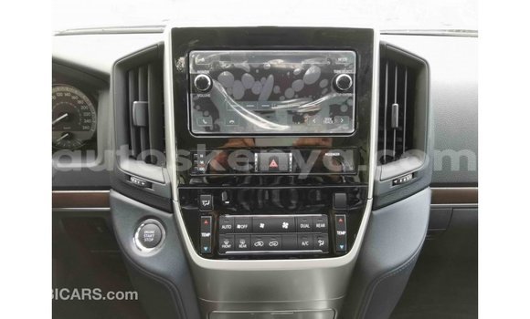 Nunua Imported Toyota Land Cruiser Nyeupe Gari ndani ya Import - Dubai nchini Kati Kenya Nunua Imported Toyota Land Cruiser Nyeupe Gari ndani ya Import - Dubai nchini Kati Kenya