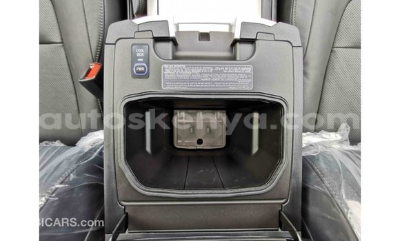 Nunua Imported Toyota Land Cruiser Nyeupe Gari ndani ya Import - Dubai nchini Kati Kenya Nunua Imported Toyota Land Cruiser Nyeupe Gari ndani ya Import - Dubai nchini Kati Kenya