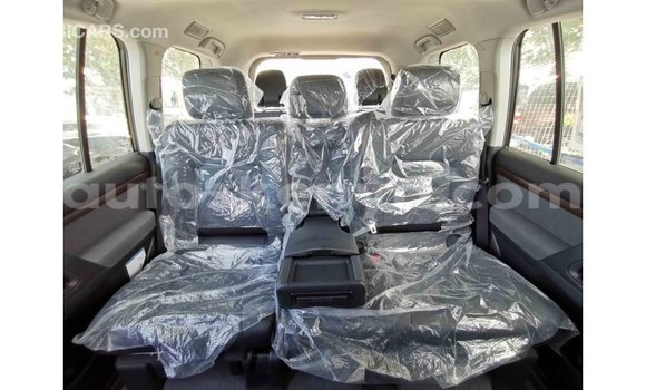 Nunua Imported Toyota Land Cruiser Nyeupe Gari ndani ya Import - Dubai nchini Kati Kenya Nunua Imported Toyota Land Cruiser Nyeupe Gari ndani ya Import - Dubai nchini Kati Kenya
