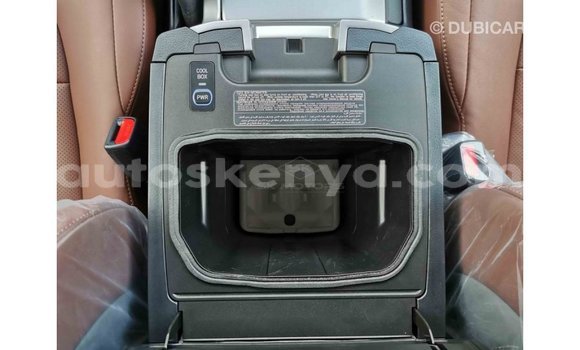 Buy Import Toyota Land Cruiser White Car in Import - Dubai in Central Kenya Buy Import Toyota Land Cruiser White Car in Import - Dubai in Central Kenya