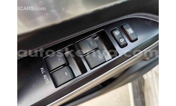 Buy Import Toyota Land Cruiser White Car in Import - Dubai in Central Kenya Buy Import Toyota Land Cruiser White Car in Import - Dubai in Central Kenya