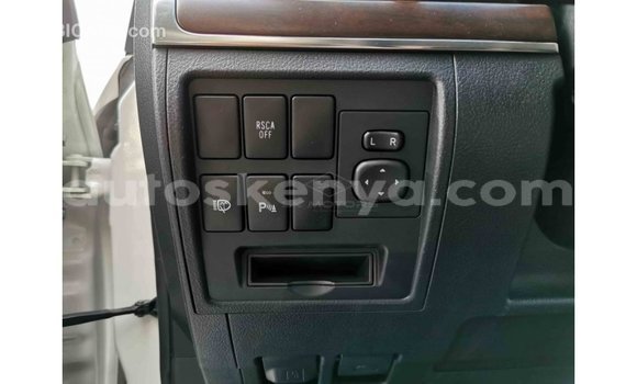 Buy Import Toyota Land Cruiser White Car in Import - Dubai in Central Kenya Buy Import Toyota Land Cruiser White Car in Import - Dubai in Central Kenya