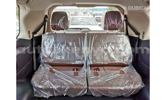 Buy Import Toyota Land Cruiser White Car in Import - Dubai in Central Kenya Buy Import Toyota Land Cruiser White Car in Import - Dubai in Central Kenya