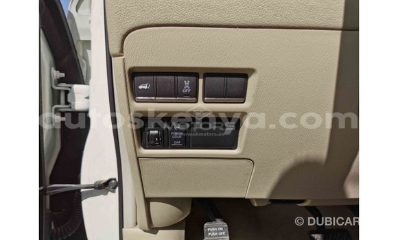 Nunua Imported Nissan Patrol Nyeupe Gari ndani ya Import - Dubai nchini Kati Kenya Nunua Imported Nissan Patrol Nyeupe Gari ndani ya Import - Dubai nchini Kati Kenya