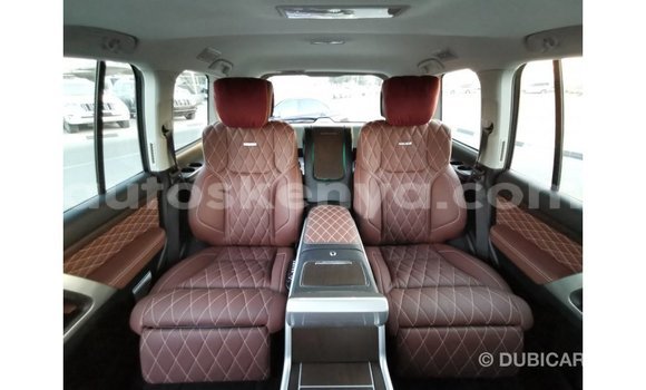 Nunua Imported Toyota Land Cruiser Nyeusi Gari ndani ya Import - Dubai nchini Kati Kenya Nunua Imported Toyota Land Cruiser Nyeusi Gari ndani ya Import - Dubai nchini Kati Kenya