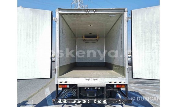 Imported Mitsubishi Carisma White Makiinaa iti Import - Dubai keessatti Central Kenya keessatti Imported Mitsubishi Carisma White Makiinaa iti Import - Dubai keessatti Central Kenya keessatti