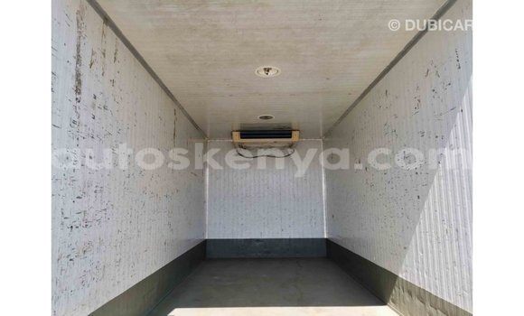 Imported Mitsubishi Carisma White Makiinaa iti Import - Dubai keessatti Central Kenya keessatti Imported Mitsubishi Carisma White Makiinaa iti Import - Dubai keessatti Central Kenya keessatti