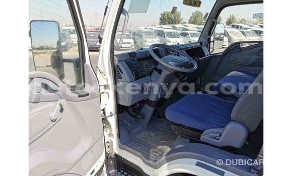 Imported Mitsubishi Carisma White Makiinaa iti Import - Dubai keessatti Central Kenya keessatti Imported Mitsubishi Carisma White Makiinaa iti Import - Dubai keessatti Central Kenya keessatti