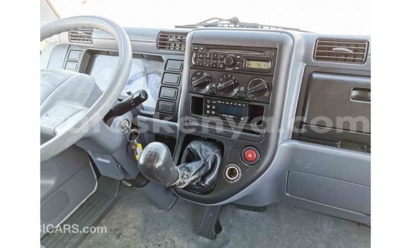 Imported Mitsubishi Carisma White Makiinaa iti Import - Dubai keessatti Central Kenya keessatti Imported Mitsubishi Carisma White Makiinaa iti Import - Dubai keessatti Central Kenya keessatti