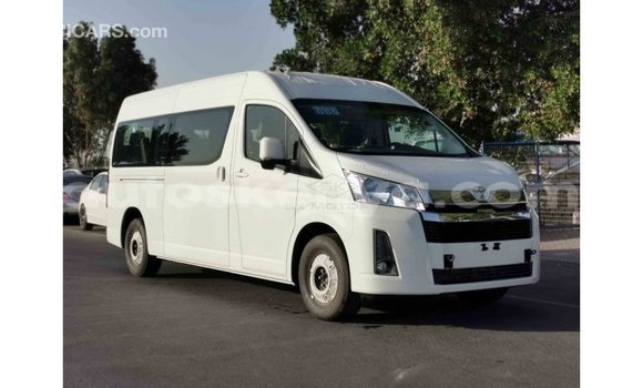 Buy Import Toyota Hiace White Car in Import - Dubai in Central Kenya Buy Import Toyota Hiace White Car in Import - Dubai in Central Kenya