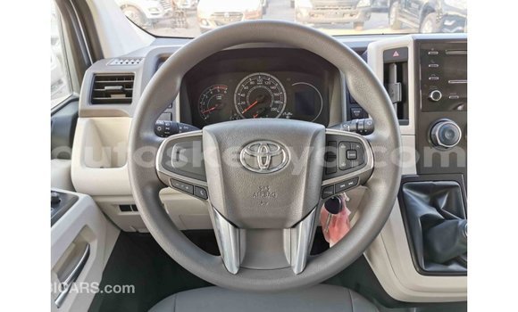 Buy Import Toyota Hiace White Car in Import - Dubai in Central Kenya Buy Import Toyota Hiace White Car in Import - Dubai in Central Kenya