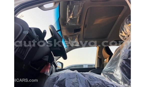 Imported Toyota Prado White Makiinaa iti Import - Dubai keessatti Central Kenya keessatti Imported Toyota Prado White Makiinaa iti Import - Dubai keessatti Central Kenya keessatti